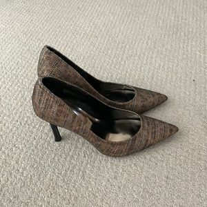 NWT GUESS heels size 9M
